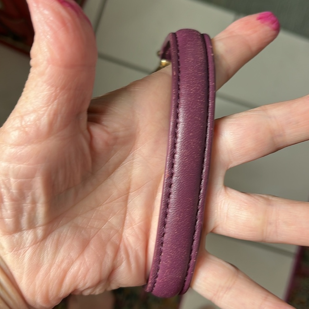 Vince Camuto   Quilted Shoulder/Crossbody bag  purple leather goldtone hardware - Picture 7 of 17